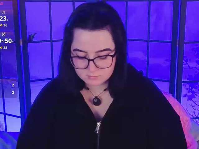 DriveThruAmina live cam on BongaCams