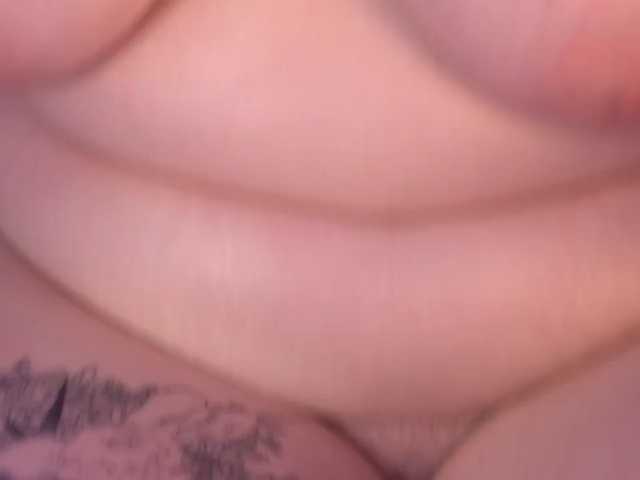 DriveThruAmina live cam on BongaCams