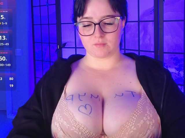 DriveThruAmina live cam on BongaCams