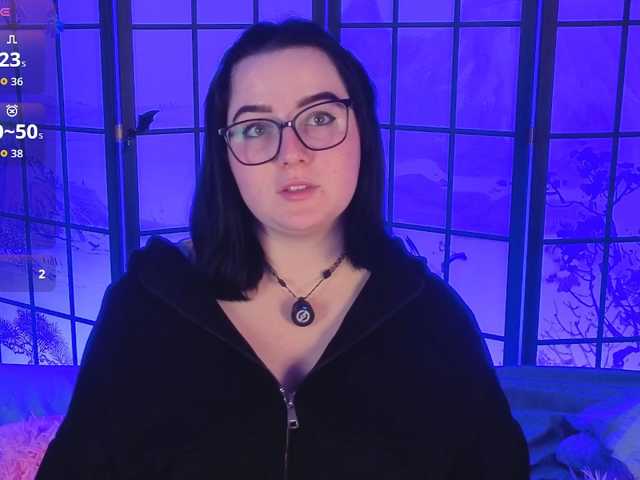 DriveThruAmina live cam on BongaCams