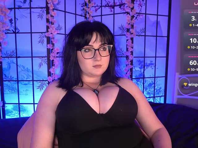 DriveThruAmina live cam on BongaCams
