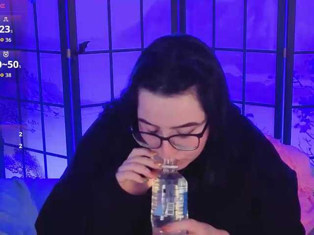 DriveThruAmina live cam on BongaCams