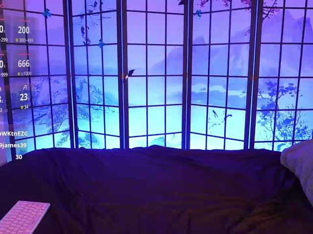 DriveThruAmina, en directo ahora en BongaCams