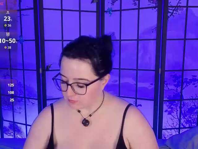 DriveThruAmina live cam on BongaCams