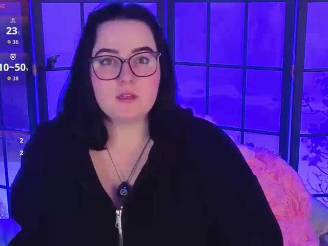 DriveThruAmina live cam on BongaCams