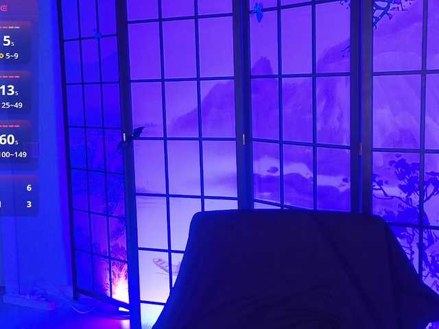DriveThruAmina live cam on BongaCams