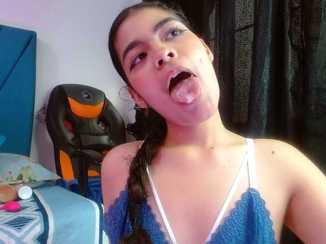 Maddy-wish live cam on BongaCams