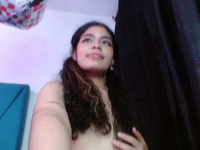Maddy-wish live cam on BongaCams