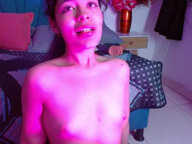 Maddy-wish live cam on BongaCams