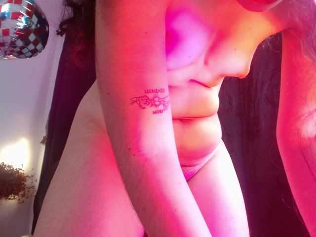 Maddy-wish live cam on BongaCams