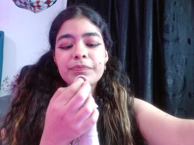 Maddy-wish, en directo ahora en BongaCams