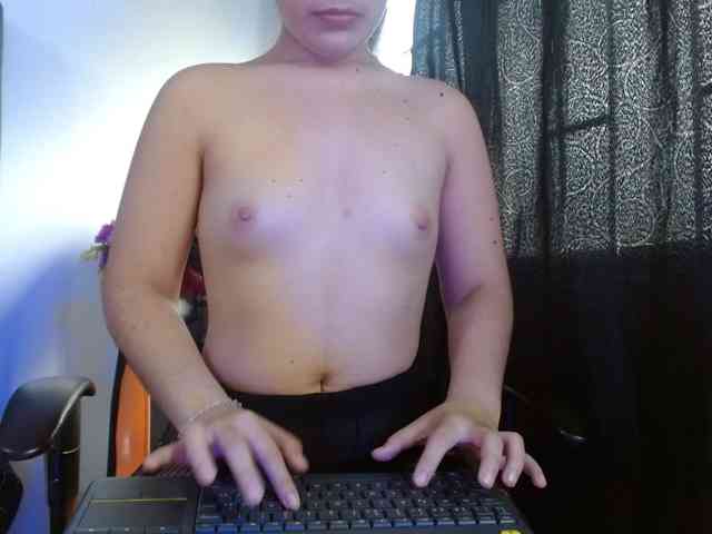 Maddy-wish webcam