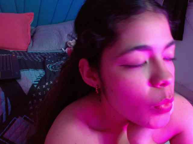 Maddy-wish webcam