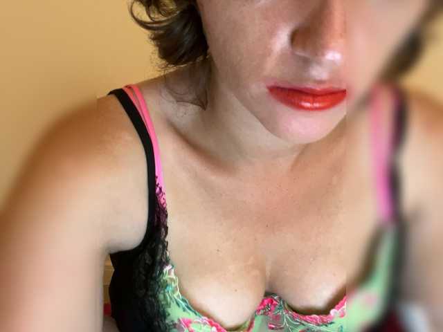 Sharon-Charmelle live webcam show