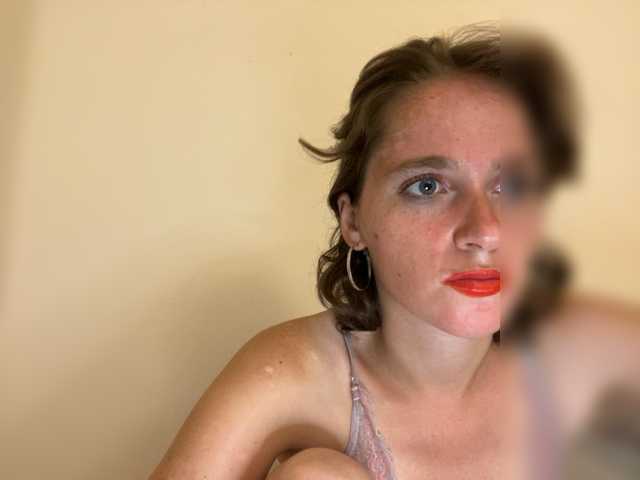 Sharon-Charmelle live webcam show