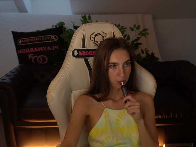 LisaKiss054