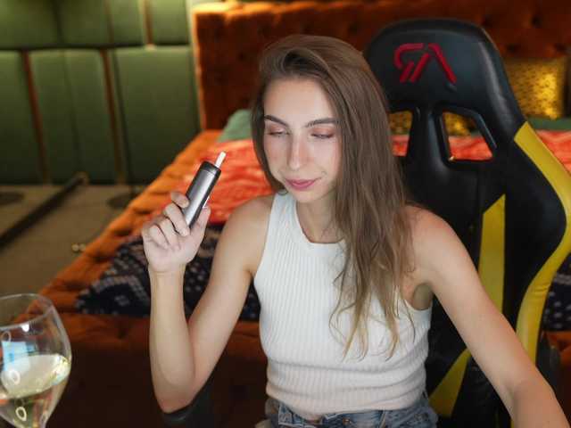 LisaKiss054