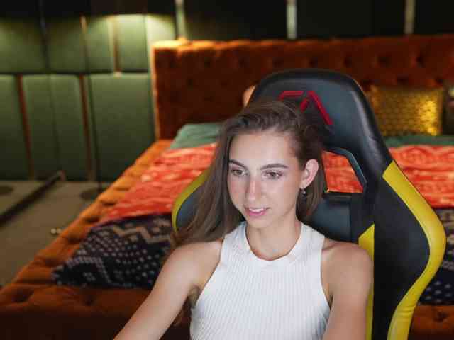 LisaKiss054 webcam