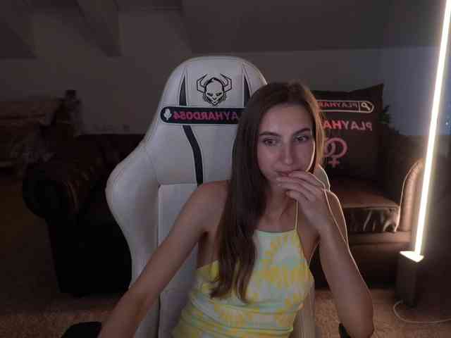 LisaKiss054 webcam