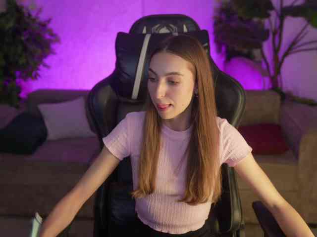 LisaKiss054 webcam