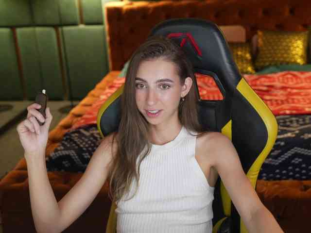 LisaKiss054