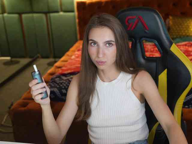 LisaKiss054