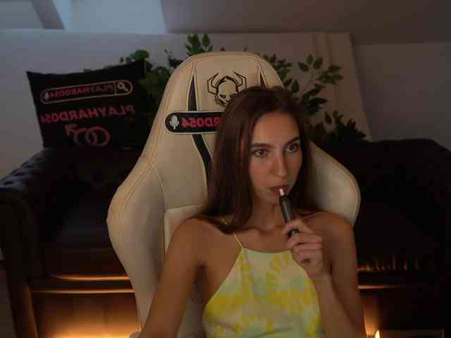 LisaKiss054 webcam