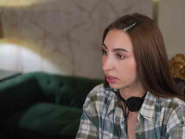 LisaKiss054