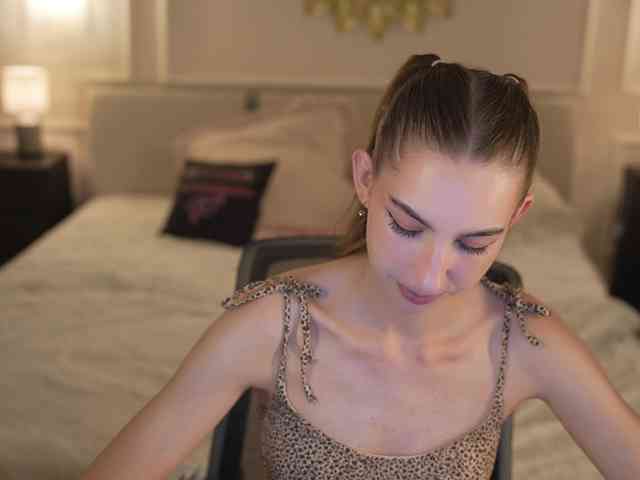 LisaKiss054 webcam