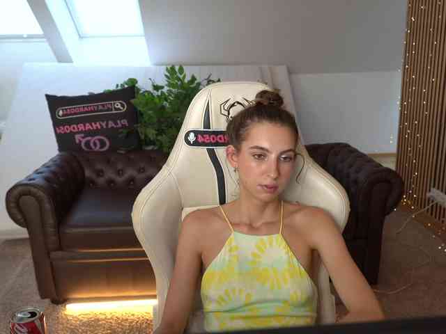 LisaKiss054 webcam