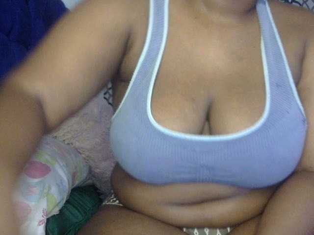 Ass-Queen live webcam show
