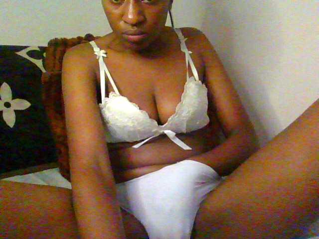 prettiegurlshanie live webcam show