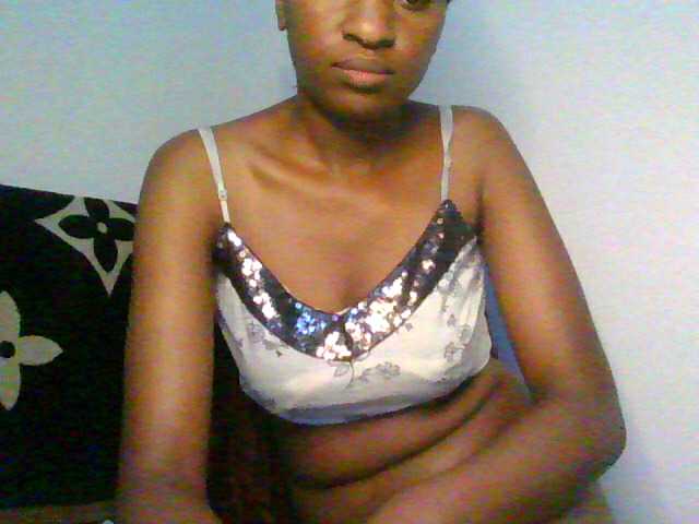 prettiegurlshanie live cam on BongaCams