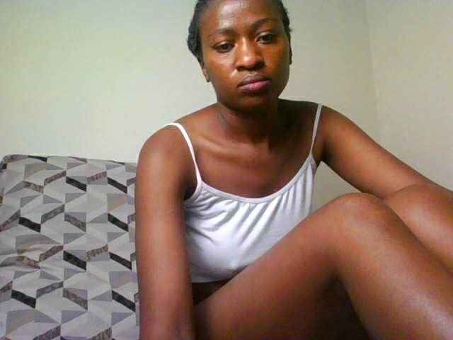 prettiegurlshanie live webcam show