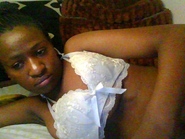 prettiegurlshanie live cam on BongaCams