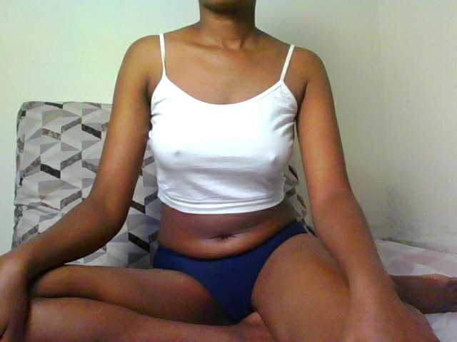 prettiegurlshanie live webcam show