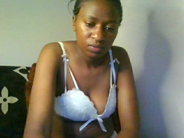 prettiegurlshanie live webcam show