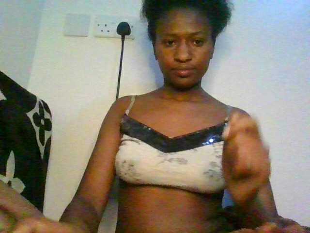 prettiegurlshanie live webcam show