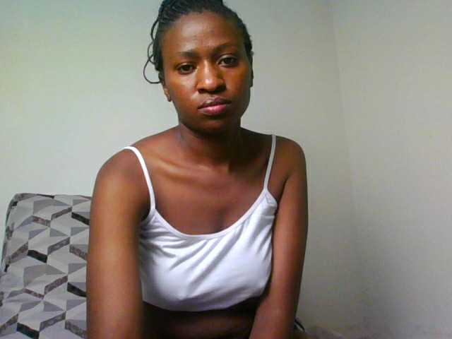 prettiegurlshanie live cam on BongaCams