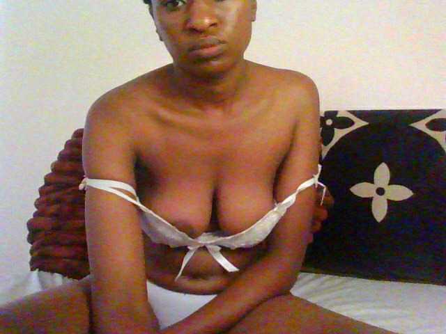 prettiegurlshanie live webcam show
