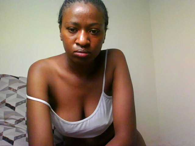 prettiegurlshanie live webcam show