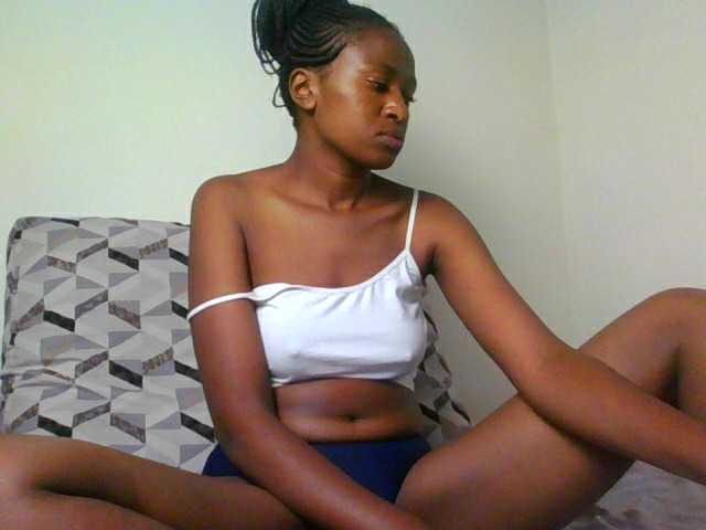 prettiegurlshanie live webcam show