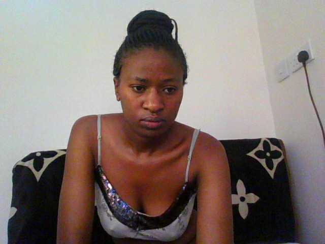 prettiegurlshanie live webcam show