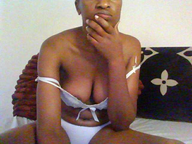 prettiegurlshanie live webcam show