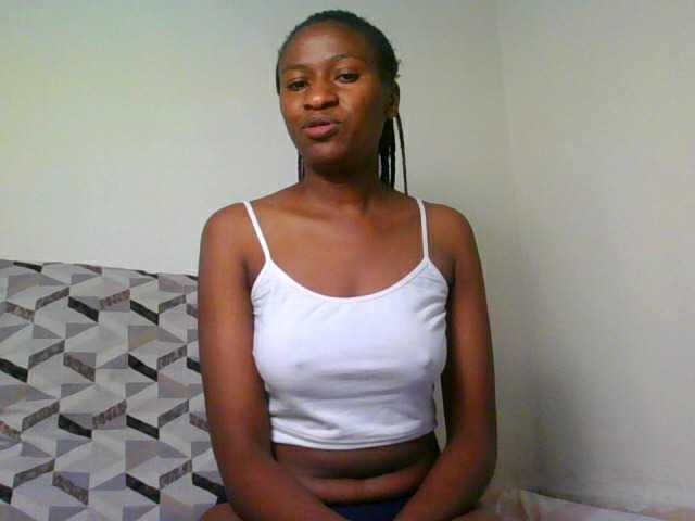 prettiegurlshanie live webcam show
