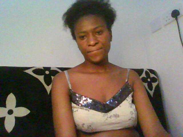 prettiegurlshanie live webcam show