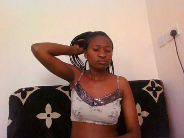 prettiegurlshanie live webcam show