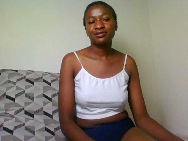 prettiegurlshanie live webcam show