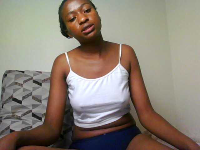 prettiegurlshanie live webcam show