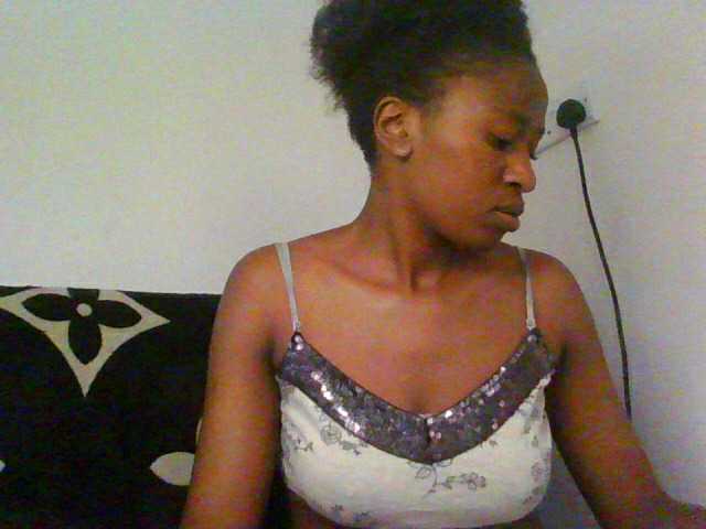 prettiegurlshanie live webcam show
